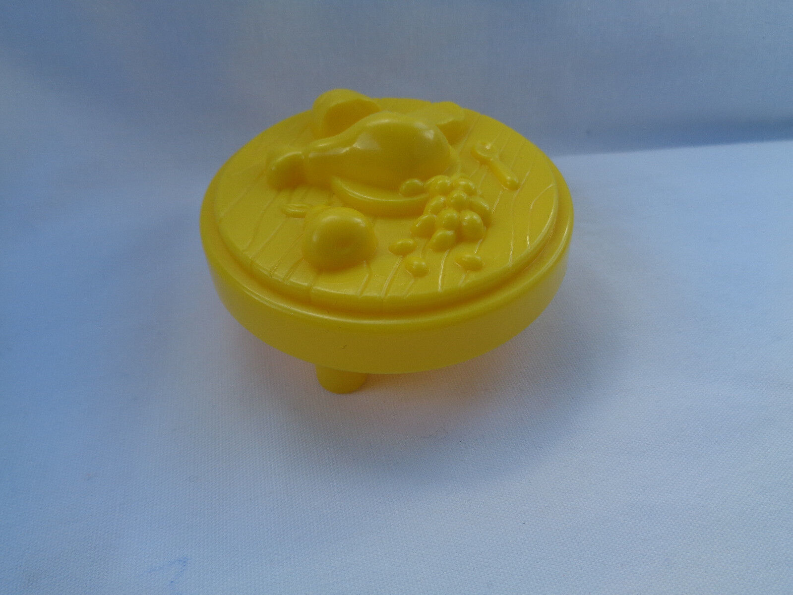 Primary image for Fisher Price Little People Yellow Castle Round Food Table 