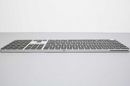 Apple Magic Keyboard A2520 w/ Touch ID and Numeric Keypad MK2C3LL/A Black image 3