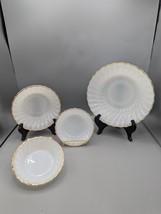 Set of 4 Anchor Hocking Fire king White Milk Glass, Gold Trim, Bowls - $596.47 MXN