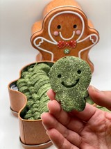 Limited Edition: Gingerbread Man Gift Box Rabbit Treat. Also Suitable for Hamste - £22.37 GBP