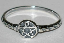 Pentagram ring size 9 sterling - $1,382.84 MXN