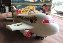 Vtg Jinlong Holiday Jet Plane Airplane Battery w Sound Motion &amp; Lights / Box - £77.66 GBP