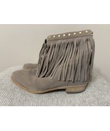 MICHAEL MICHAEL KORS Billy Fringed Ankle Boot Studded Suede Bootie Neutr... - $54.70 CAD