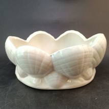 Island Ceramics Oval Majolica Porcelain White &amp; Coral Clam Shells Servin... - $11.88