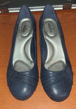ABELLA Women’s Heels Size 6.5 Navy Accented Toe Excellent. - $29.03