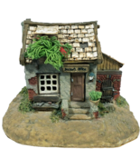 Dr&#39;s Office Cottage  3.75&quot; Tall x 5.25&quot; x 4&quot; Resin House Wood Base - $410.90 MXN