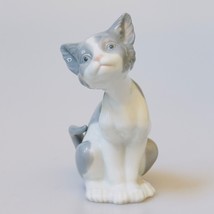 LLADRO Fine Porcelain Figure Gray Cat #5113 "Feed Me" 5.5" Handmade In Spain - $49.49