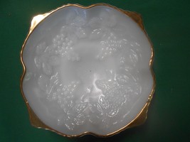 Great FIRE KING &quot;Grapes design&quot; Gold Trim- Serving DISH  8.5&quot; diameter - $9.49