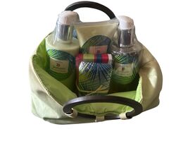 Jasmine Bath Set By Exotic Bath Treats Cruelty Free - $4.59 CAD