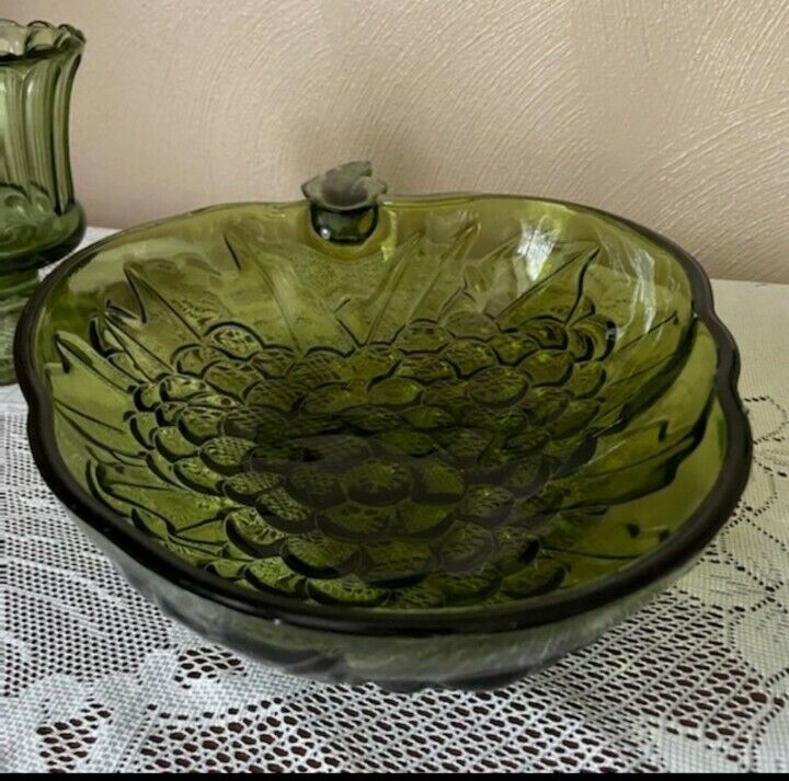 MID CENTURY MODERN 1970S AVOCADO GREEN INDIANA GLASS GRAPE FRUIT SERVING... - $18.70