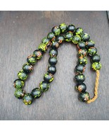 Collana di perle di vetro verde floreale, nero vintage Trade - $1,057.16 MXN