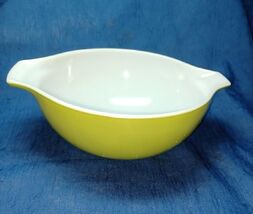 Vintage Pyrex 443 Avocado Green Mixing Bowl 2.5 Quart - $18.97