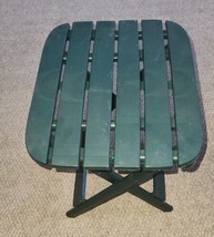 Green Folding Plasic Plant Stand Stool Supports up to 20 Pounds 14x12x15 - $279.41 MXN