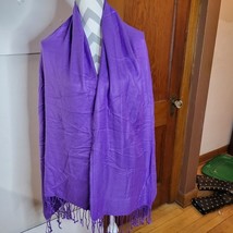 Womens purple Pashmina with fringed ends - £14.79 GBP