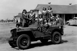 WOMEN&#39;S ARMY CORPS WAC POSING IN ARMY JEEP WW2 WWII 4X6 B&amp;W PHOTO POSTCARD - $6.49