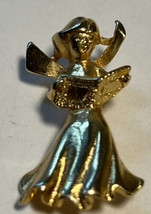 Pin Unbranded Angel with Songbook Gold Tone Brass No Wear 1.5 Inches - £5.43 GBP
