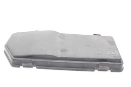 10-12 RANGE ROVER Engine Fuse Box Lid F2466 image 2