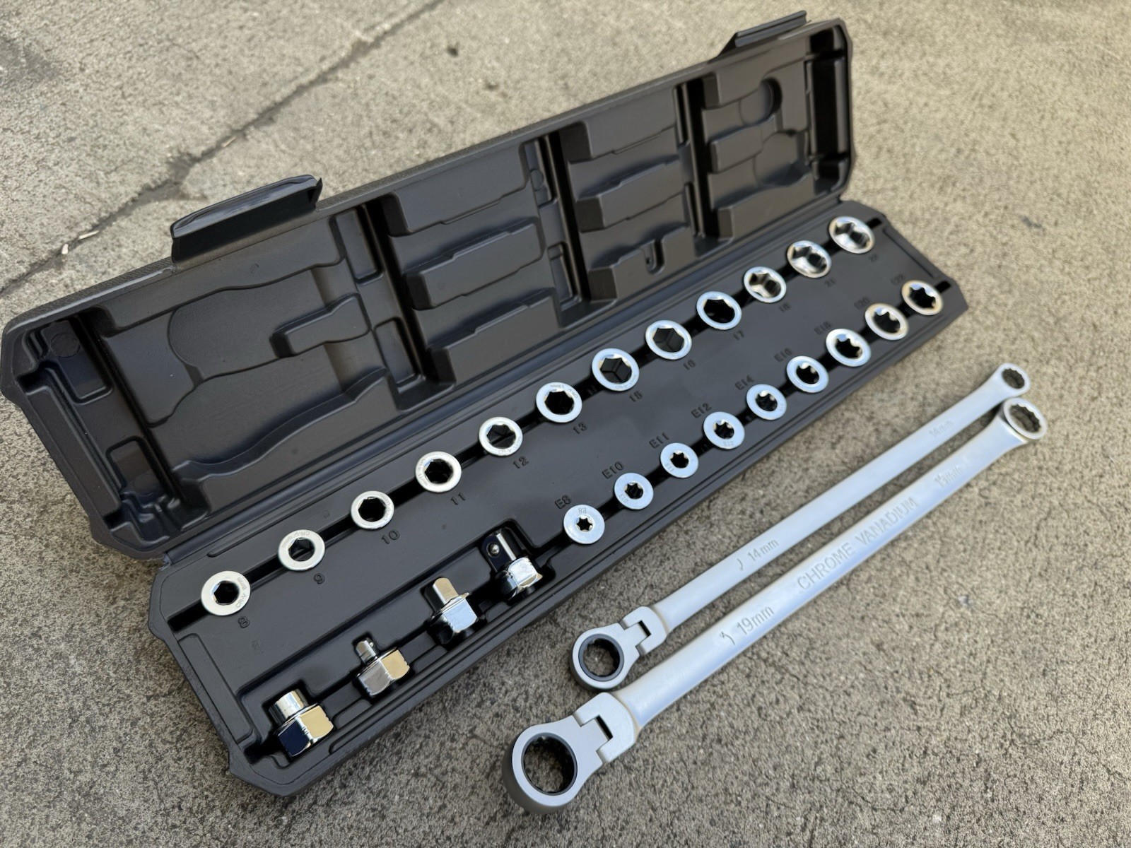 27PCS Extra Long Flex Head Ratcheting Wrench Set 8-22mm Socket Adapters - $53.28