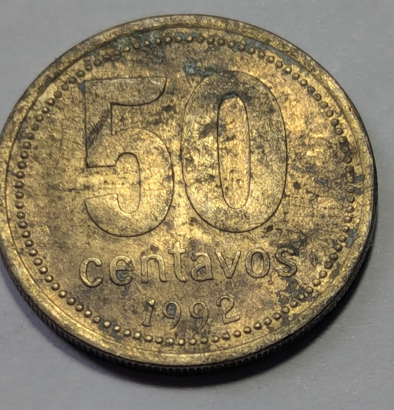 1992 Argentina 50 Centavos Aluminium Bronze Standard Circulation Coin - $1.00
