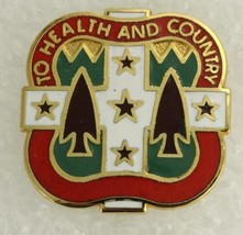 Vintage Military US DUI Pin 33rd FIELD HOSPITAL To Health and Country G-23 - $9.26