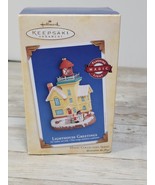 NEW 2004 Hallmark Keepsake Ornament Lighthouse Greetings Magic Lighted - $36.75 CAD