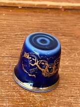 Vintage Cobalt Blue Ceramic w Gilt MOUNT RUSHMORE Collectible Travel Thimble – - £7.08 GBP