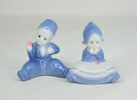 Vintage Blue and White Dutch Children Figural Salt And Pepper Shakers  - £8.72 GBP