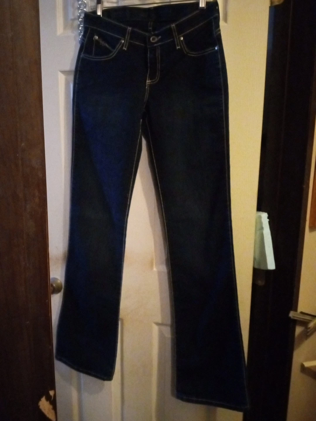 NWOT Women&#39;s Dark Wash Shiloh Flare Jeans 5/6 x 36 - $29.44 CAD