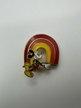 Vintage 1978 United Feature Cloisonné Mickey Mouse Painting Rainbow Pin BB6 - $181.09 MXN