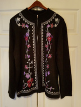 Dressbarn Ladies Size 18/20 Black w/ Stitched Floral Zip Down Sweater (NEW) - £19.51 GBP