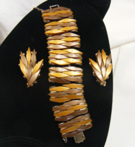 Vintage Gold-Tone 8 Link Bracelet Earring Set Molded Brown Stones 16-A - $1,106.55 MXN