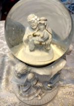 Lenox &quot;Away In The Manger&quot; Snow Globe Music Box Handcrafted Christmas Decoration - £35.02 GBP