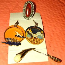 Three piece vintage jewelry lot~3D earrings~pin~natural Stone ring - £26.33 GBP