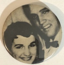 Elvis Presley Magnet Small Elvis With A Girl J2 - £6.30 GBP