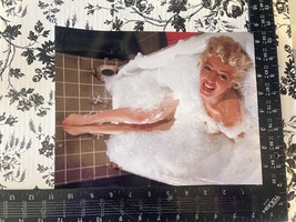 Marilyn Monroe Blonde Bombshell Bath Tub Filled W/ Bubbles Publicity Photo 8X10 - £7.90 GBP