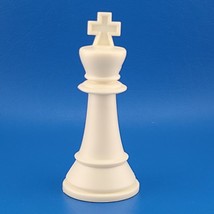 1981 Whitman Chess King Ivory Hollow Plastic Replacement Game Piece 4833-22 - $6.92