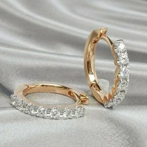 1.50Ct Moissanite Redonda Huggie/Aro Pendientes 14K Oro Amarillo Chapado 925 - £117.08 GBP