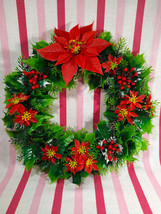 Glorious Mid Century Plastic Holly Berry &amp; Poinsettia 13&quot; Christmas Wreath - £21.79 GBP