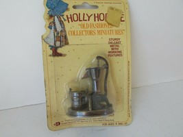 Holly Hobbie #15 Water Pump &amp; Bucket Diecast Metal Dollhouse Miniatures New L165 - £6.30 GBP