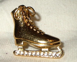 j48 Figure Skater Ice Skate Pin Brooch Rhinestones Goldtone - £3.98 GBP