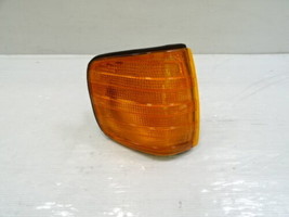 86 Mercedes W126 560SEL lamp, turn signal, right, aftermarket - $28.04