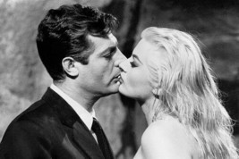 Anita Ekberg Marcello Mastroianni Kiss photo La dolce vita 11x17 Mini Poster - $12.99