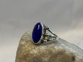 Sterling Silver J.W. Ring 4.03g Fine Jewelry Size 6 Band Purple Oval Stone - £23.94 GBP