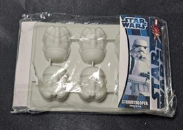 Kotobukiya Star Wars Stormtrooper Silicone Ice Tray - $13.37
