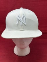 White New Era New York NY Yankees MLB Fitted Size 7 59Fifty Baseball Hat - £23.55 GBP