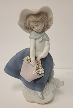 Vintage Lladro Matte Finish Porcelain Figurine &quot;Pretty Pickings&quot; - £130.69 GBP