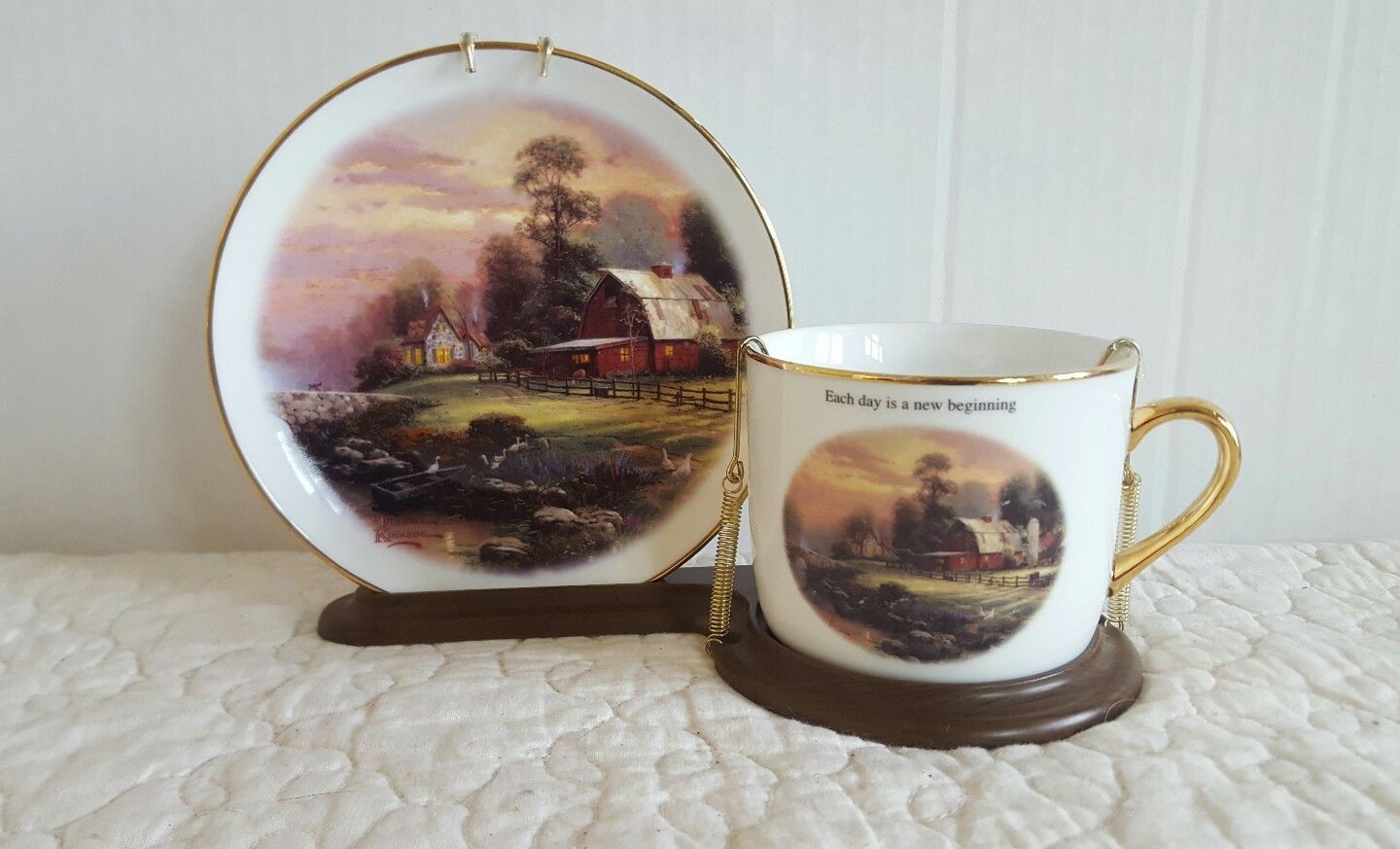 Thomas Kinkade Sunset at Riverdale Farm Tea Cup And Saucer Set 2003 With Stand - $19.99