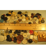 [h18-15]  Lot of VINTAGE BUTTONS Plastic, Bakelite?, Misc - £7.39 GBP