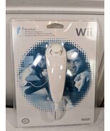 NEW Official Nintendo Wii Nunchuk Nunchuck Controller White RVL-A-FW-USZ... - $274.23 MXN