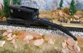 HO Scale: Athearn Santa Fe Crane + Maintenance 982; Vintage Model Railroad Train - £15.10 GBP